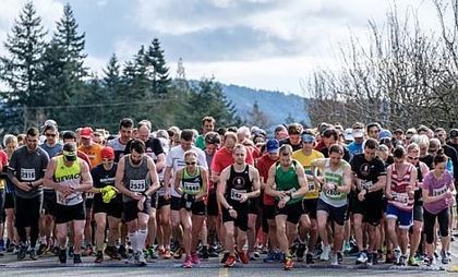 Vanderveen and Burrett win TriStars Sooke 10K