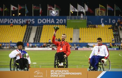 Brent lakatos double champion du monde à doha