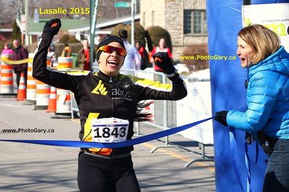 Tremblay file seule vers la victoire et établit un record de parcours